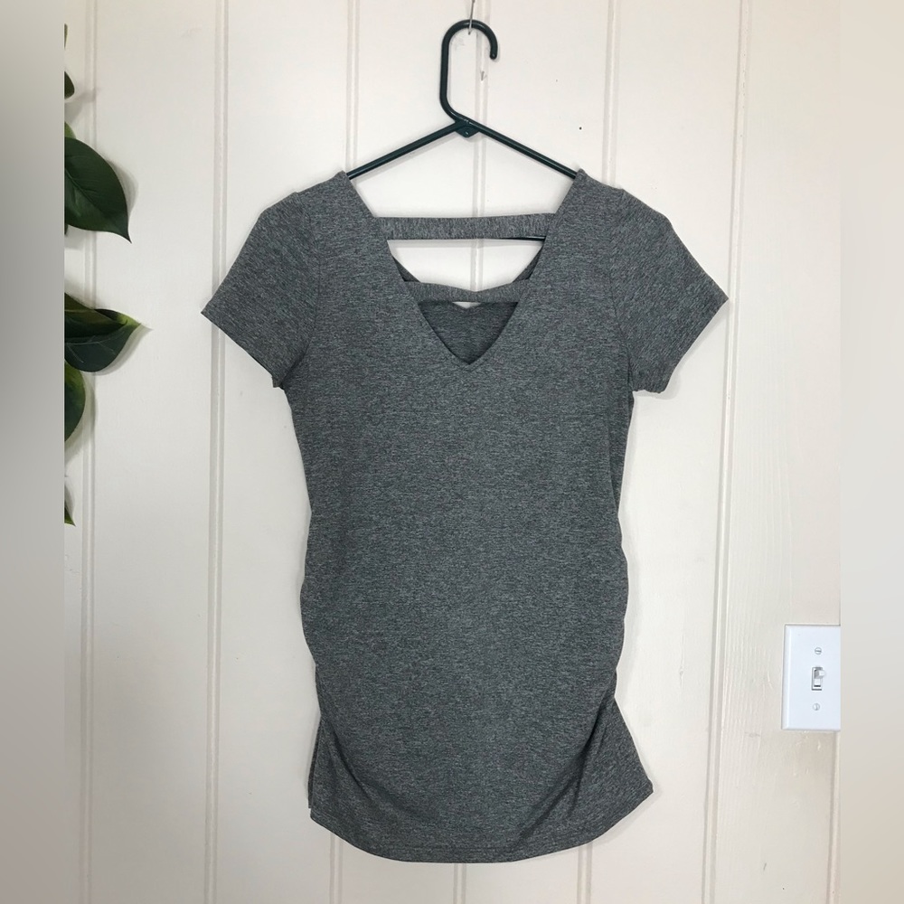 Full Moon Gray SS V-neck Maternity Blouse
XS 0 - 2 Extra Small 
Gathered Sides